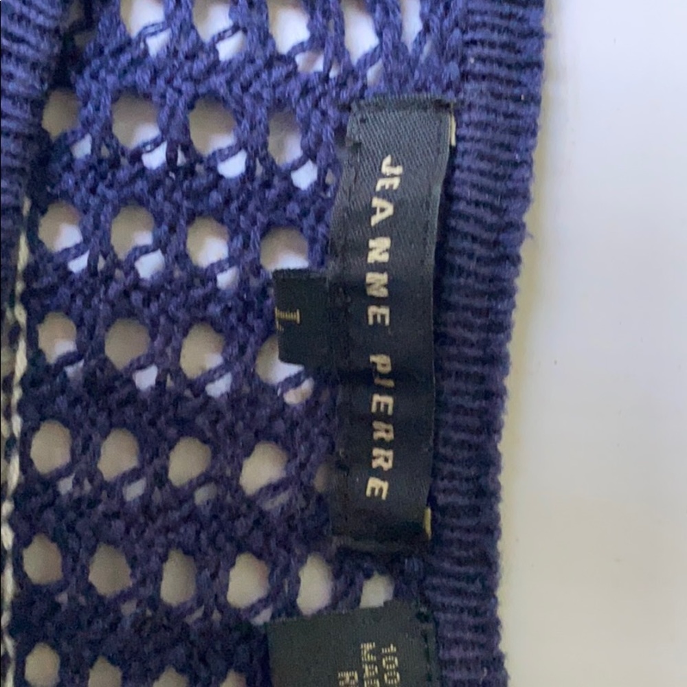 sweater - Picture 2 of 2